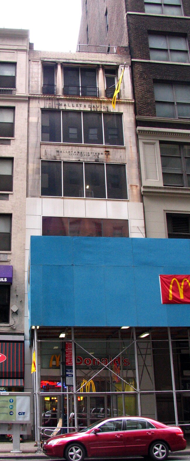 20 E 42nd St in New York, NY - Building Photo - Building Photo