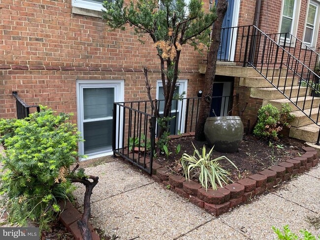 519 G St SW in Washington, DC - Building Photo - Building Photo