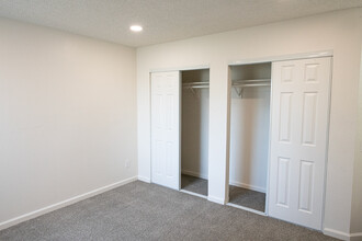 Orange Glen Apartments in Chula Vista, CA - Building Photo - Building Photo