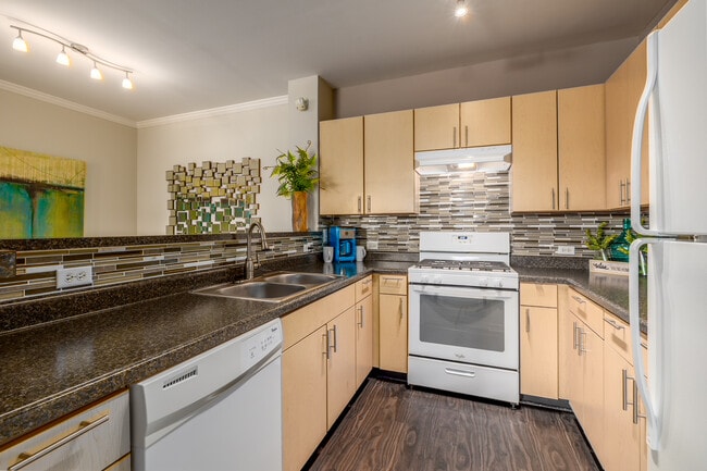 803 Corday at Naperville in Naperville, IL - Building Photo - Interior Photo