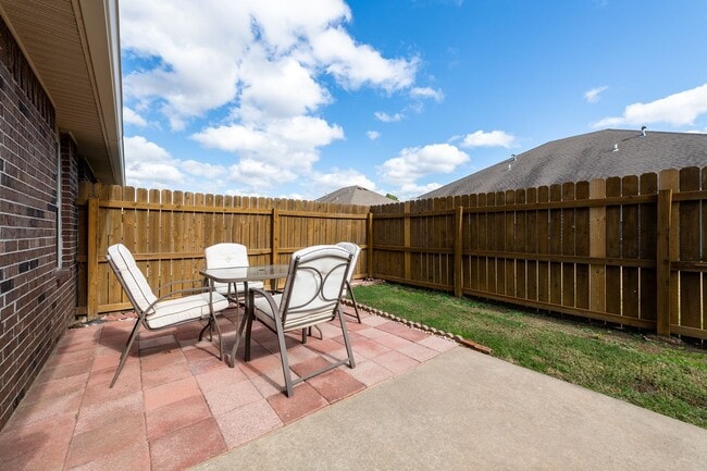 1582 Willowbrook Dr in Fayetteville, AR - Building Photo - Building Photo