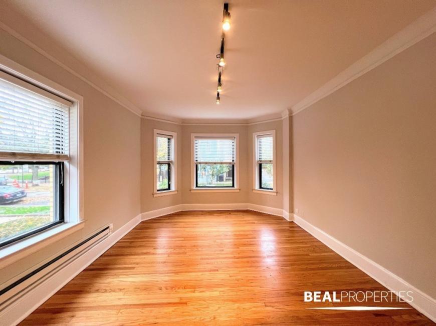 2327 N Rockwell St in Chicago, IL - Building Photo