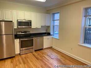 1 Chauncy St in Cambridge, MA - Foto de edificio - Building Photo