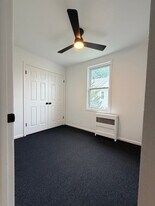 51 W Hitchcock Ave, Unit Floor2 in Floral Park, NY - Building Photo