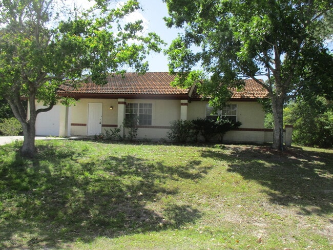 property at 213 Abello Rd SE