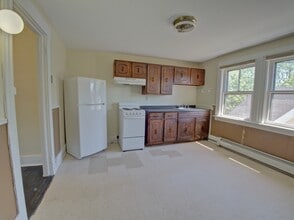 53 Tingley St, Unit 30 in Willimantic, CT - Building Photo - Building Photo