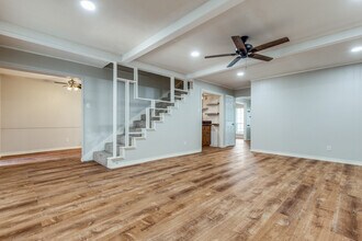 3719 Weeburn Dr in Dallas, TX - Building Photo - Building Photo