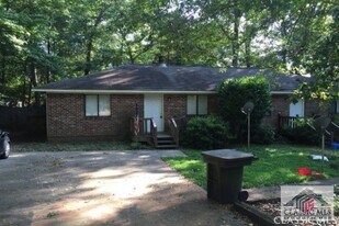 93 Mimosa Dr in Watkinsville, GA - Building Photo