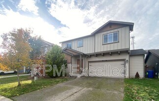 20024 19th Ave E in Spanaway, WA - Building Photo