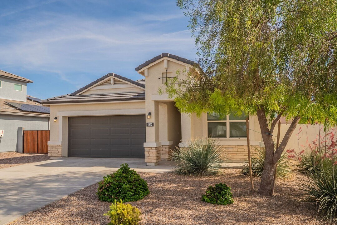 4613 W Ginger Ave in Coolidge, AZ - Building Photo
