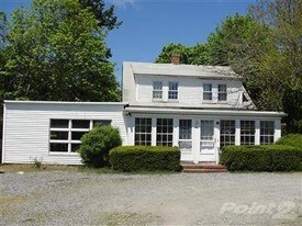 576 Main St in Dennisport, MA - Building Photo
