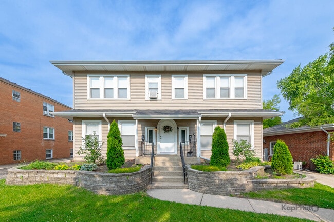 property at 818 N La Grange Rd