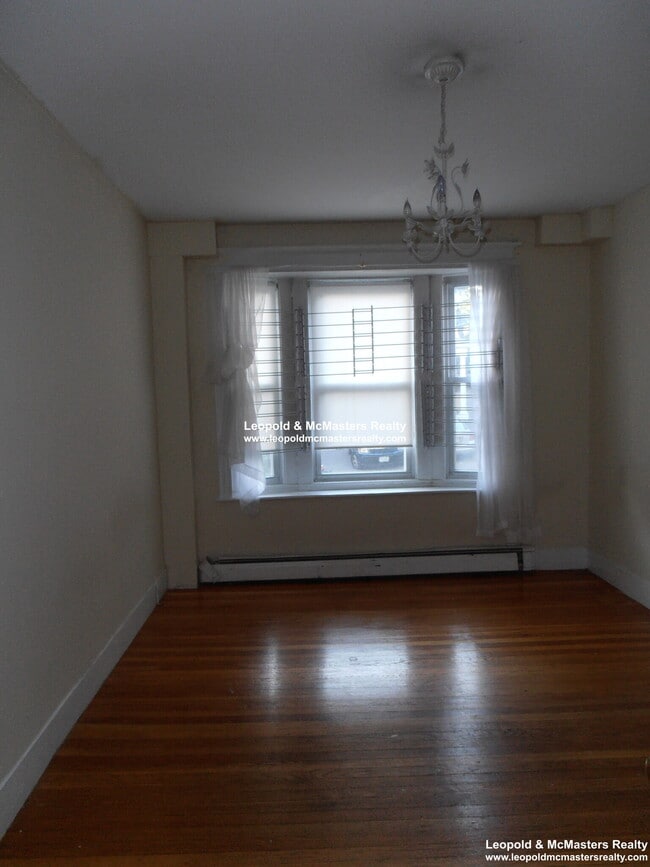 16 Quint Ave, Unit 15 quint ave 1