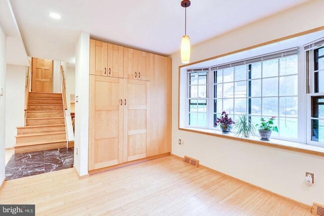 9907 Corsica St in Vienna, VA - Building Photo - Building Photo