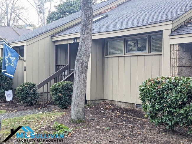 property at 4100-4105 Five Oaks Dr