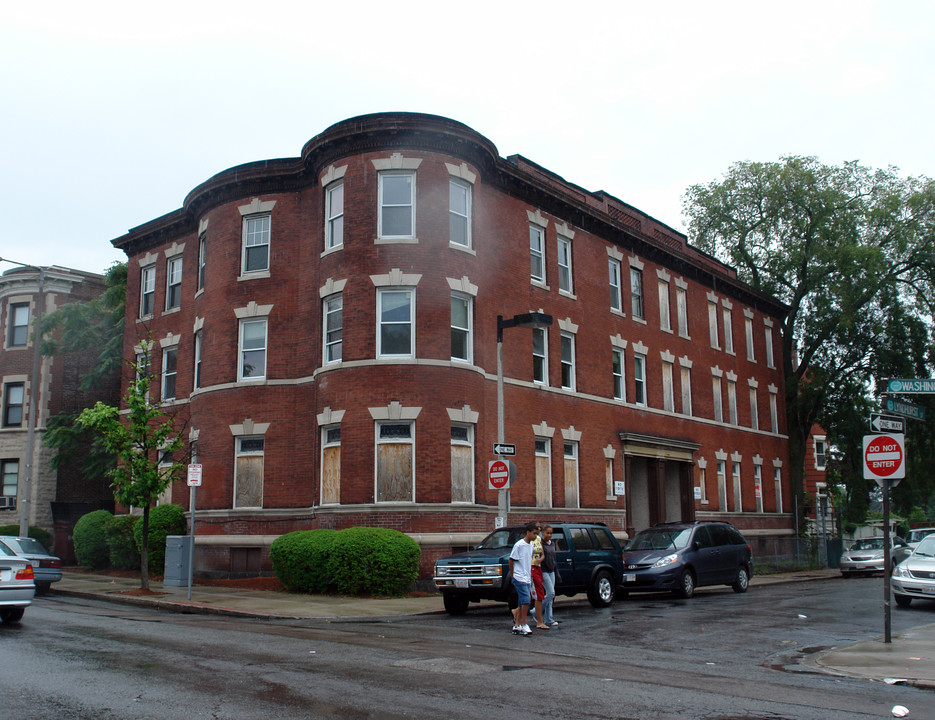 4-6 Lyndhurst St in Boston, MA - Building Photo