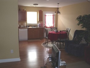 Hilldale Drive Apartments in Burlington, NC - Building Photo - Interior Photo