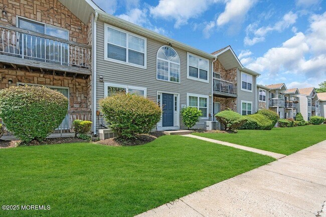 56 Diane Dr in Tinton Falls, NJ - Building Photo - Building Photo