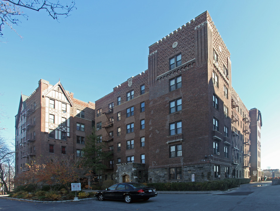 Sherwood Terrace in Yonkers, NY - Building Photo