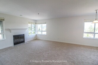 12023 NE 204th Pl in Bothell, WA - Building Photo - Building Photo