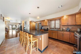 220 Harrison Ave in Harrison, NJ - Building Photo - Building Photo