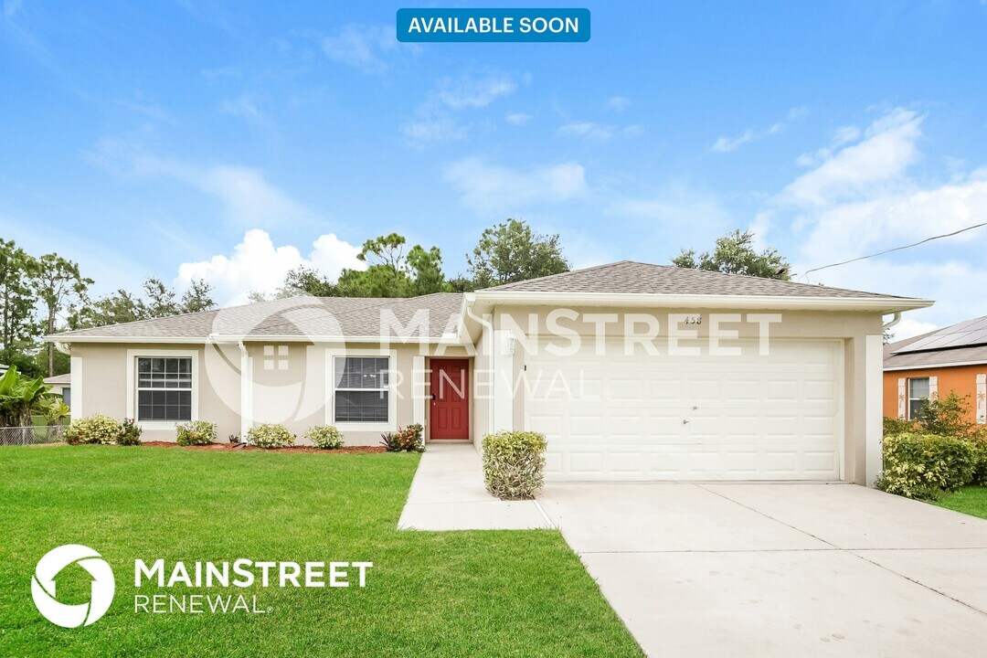 458 Westdale Ave in Lehigh Acres, FL - Building Photo
