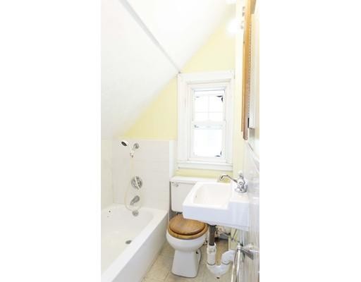 375 Hyde Park Ave-Unit -#3 in Boston, MA - Foto de edificio - Building Photo