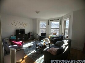 11 Euston St in Brookline, MA - Building Photo