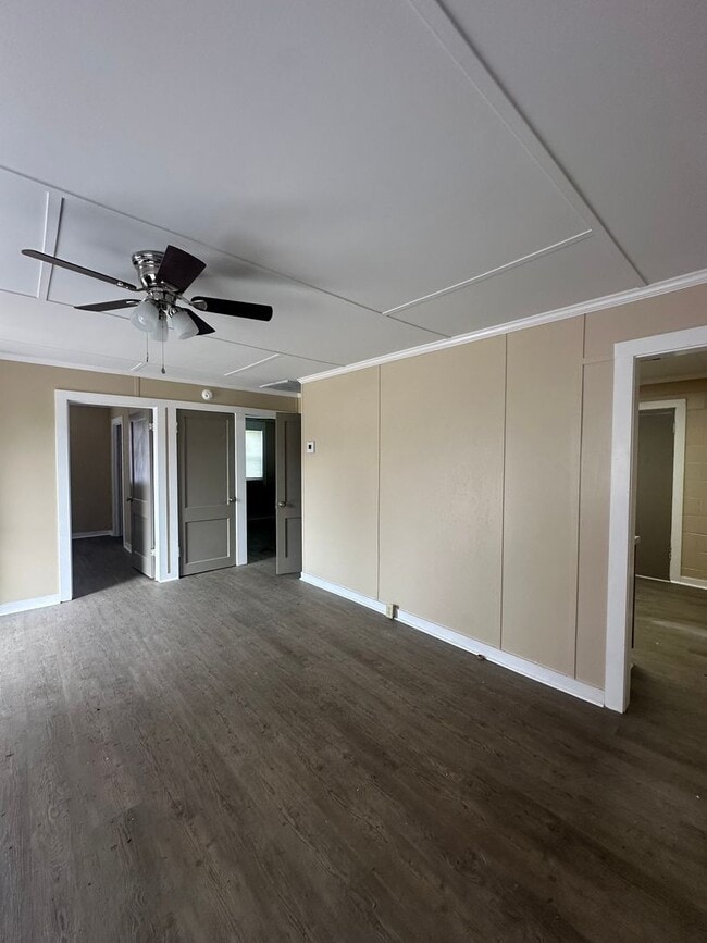 property at 113 W 10th St
