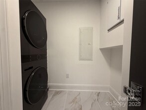 4625 Piedmont Row Dr in Charlotte, NC - Foto de edificio - Building Photo