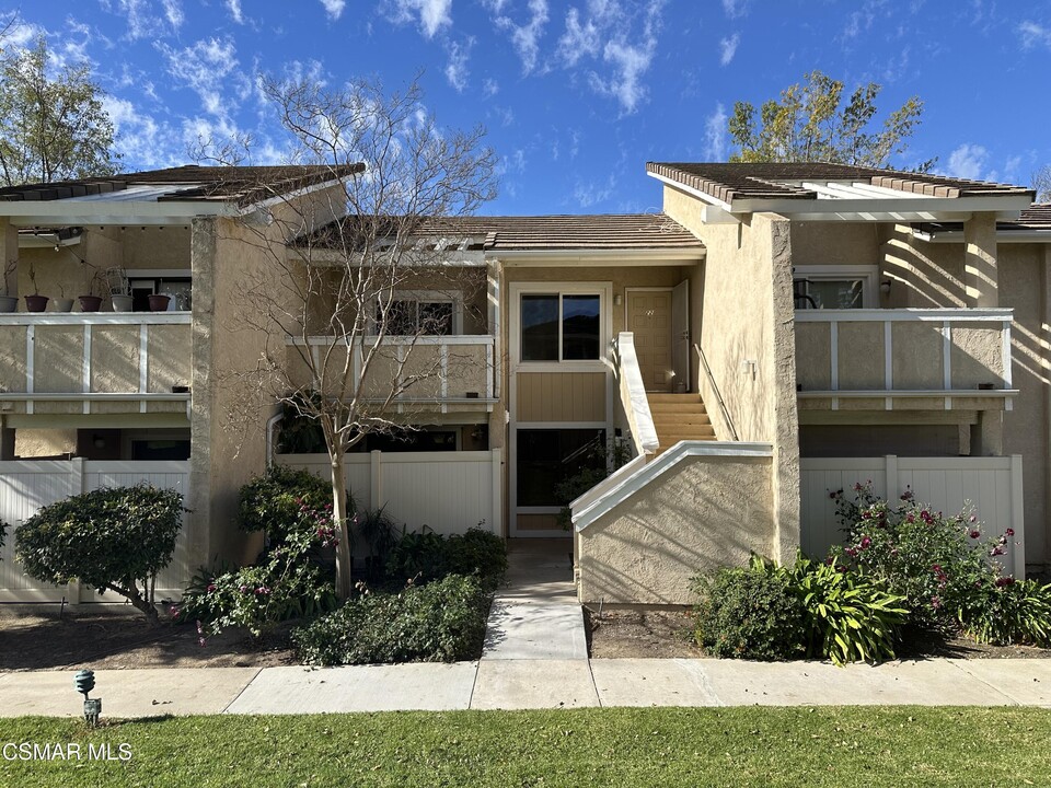 2905 Deacon St in Simi Valley, CA - Building Photo