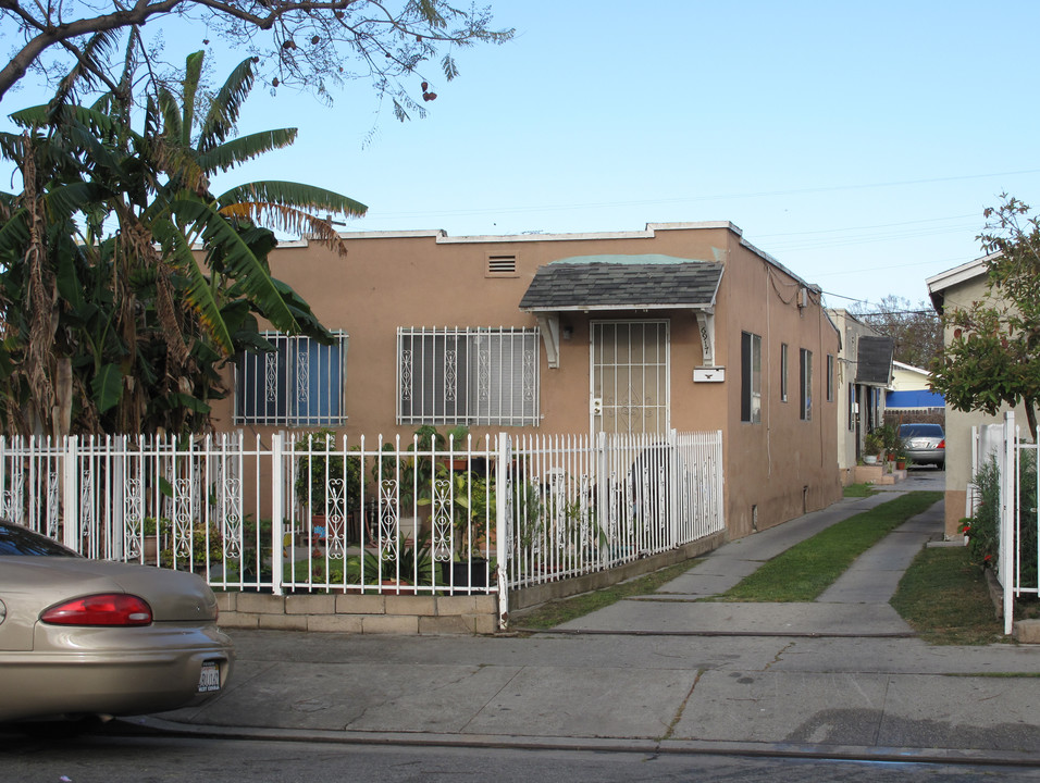 6919 Adamson Ave in Bell Gardens, CA - Building Photo