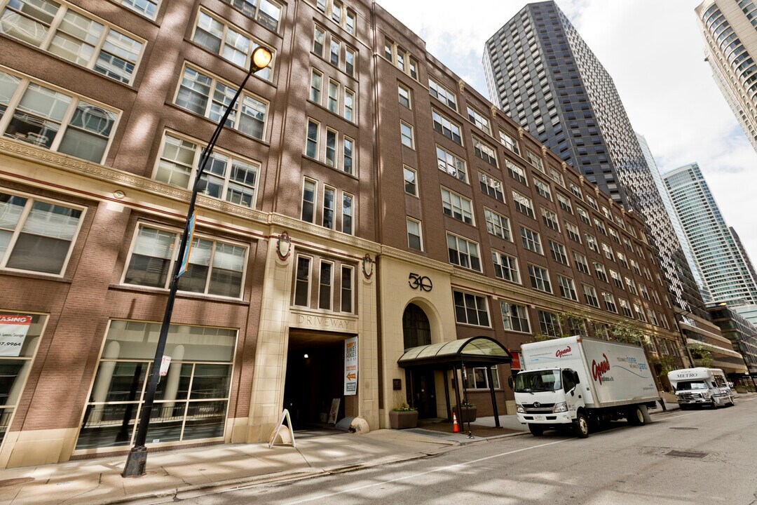 540 N Lake Shore Dr-Unit -208 in Chicago, IL - Building Photo