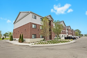 Sterling Park Place Apartments in Sterling Heights, MI - Building Photo - Building Photo