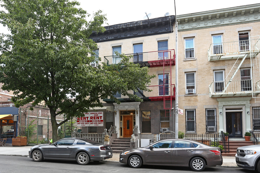 apartment in Brooklyn, NY - Building Photo