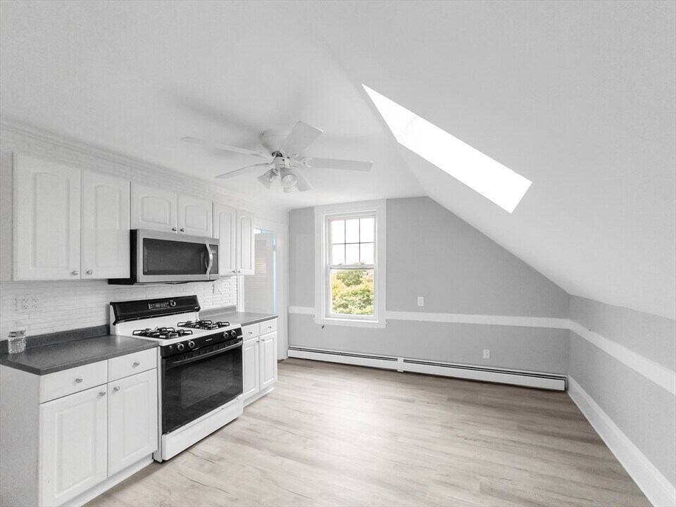 4 Buckley Ave in Boston, MA - Building Photo