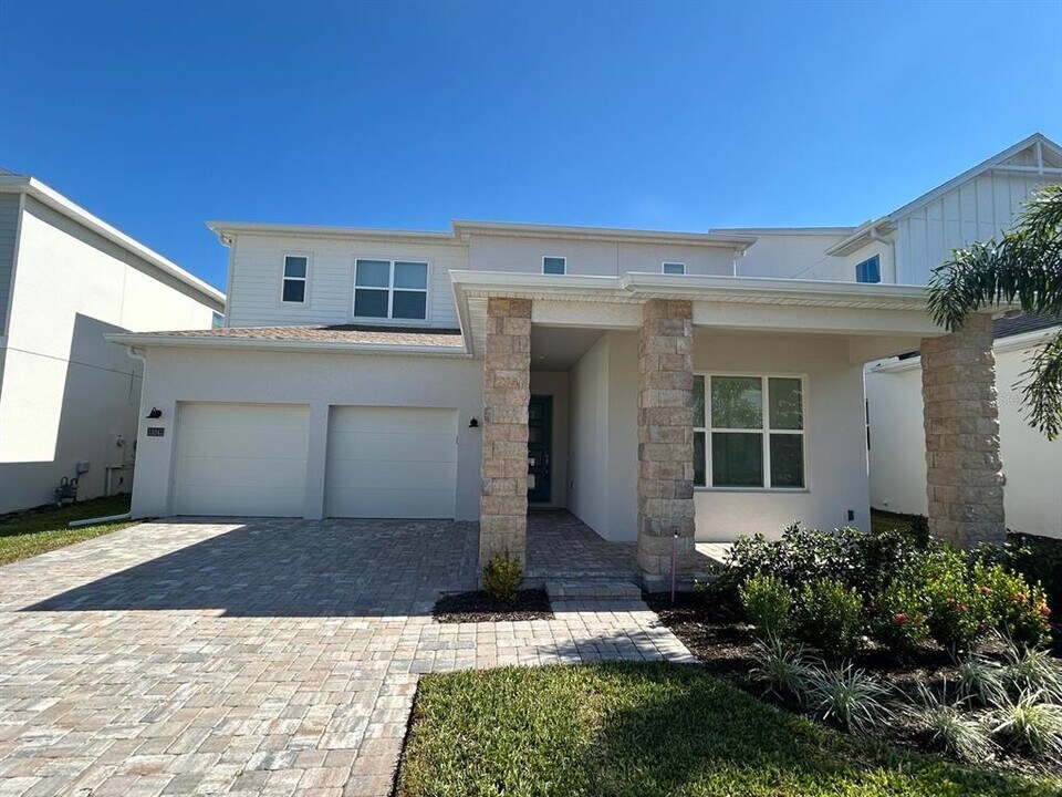 13241 Tollcross Wy in Winter Garden, FL - Building Photo