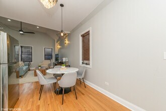 2009 W 17th St in Chicago, IL - Building Photo - Building Photo