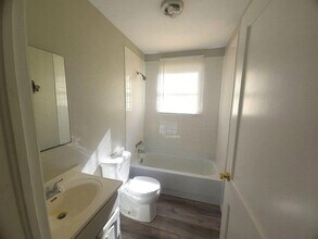 405 24th St SE in Paris, TX - Building Photo - Building Photo