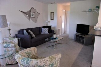 1225 NW 21st St, Unit 2512 in Stuart, FL - Foto de edificio - Building Photo