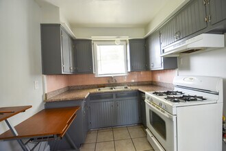 620 Edenborn Ave in Metairie, LA - Building Photo - Building Photo