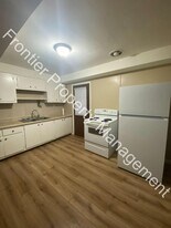 6855 Woodhurst Dr in St. Louis, MO - Building Photo