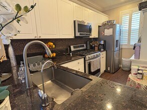 76 Rue Du Chateau in Aliso Viejo, CA - Building Photo - Building Photo