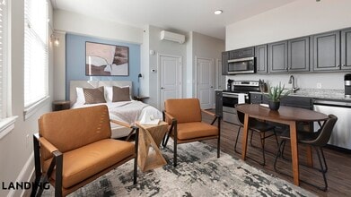 187 N Church St in Spartanburg, SC - Foto de edificio - Building Photo