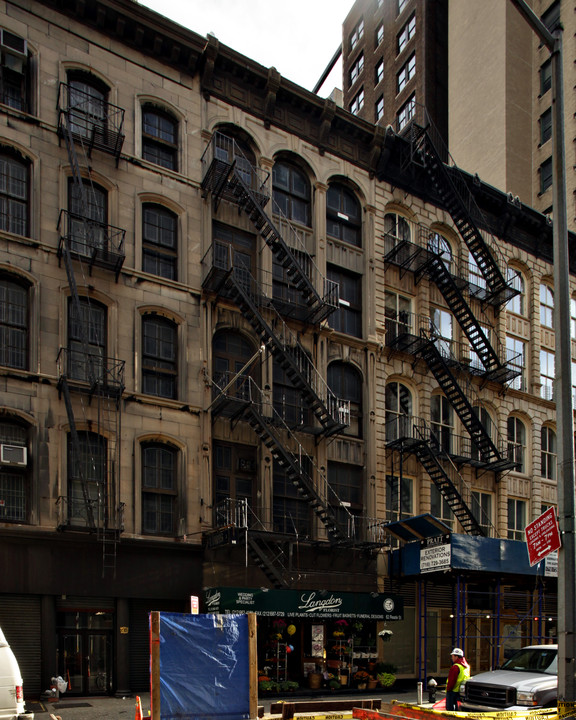62 Reade St in New York, NY - Building Photo