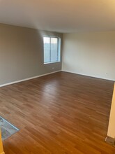 425 Walnut Creek Rd in Lisle, IL - Foto de edificio - Building Photo