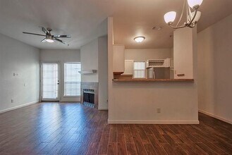 4800 W Lovers Ln in Dallas, TX - Building Photo - Building Photo