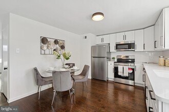 303 Lemon St in Stowe, PA - Building Photo - Building Photo