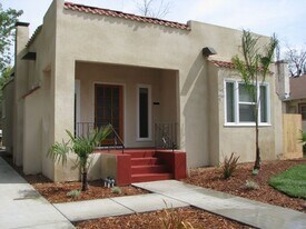 1458 N Poplar Ave in Fresno, CA - Building Photo