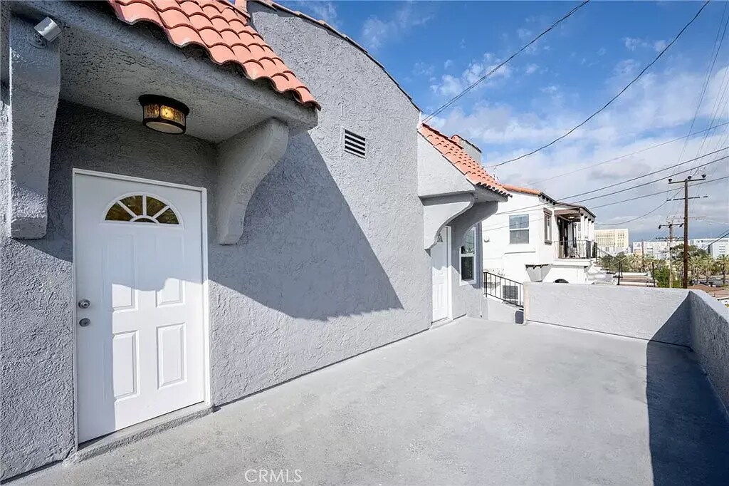 623 Brittania St in Los Angeles, CA - Building Photo